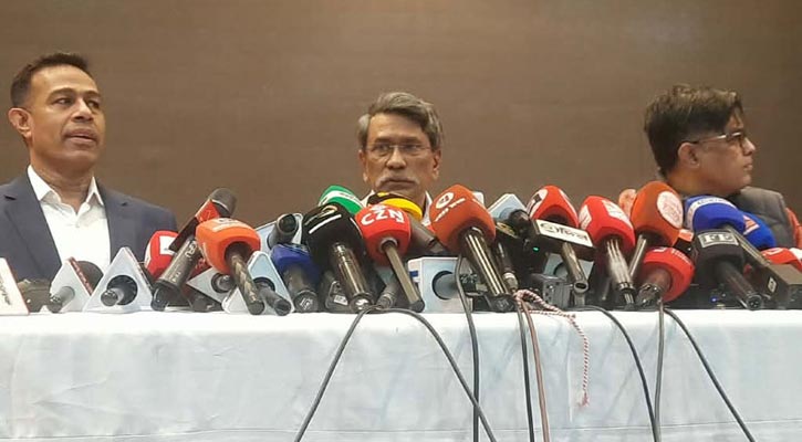 দেশের মানুষ আর পুরনো ব্যবস্থায় ফিরতে চান না: আলী রীয়াজ