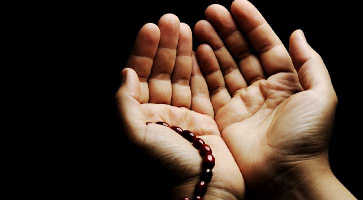 আল্লাহর রহমত লাভে ৪টি শক্তিশালী দোয়া