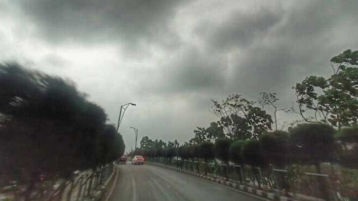 রাজধানীসহ ১৫ জেলায় ৮০ কিমি বেগে ঝড়ের আভাস