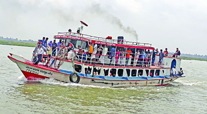 উপকূলীয় এলাকায় সব ধরনের নৌযান চলাচল বন্ধের নির্দেশ