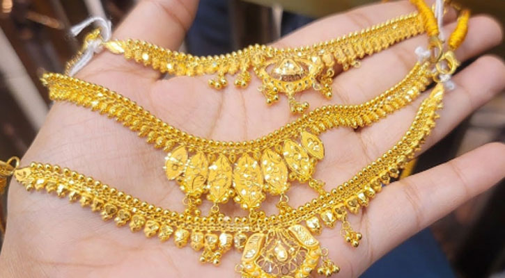 দেশের বাজারে সোনার দাম কমলো