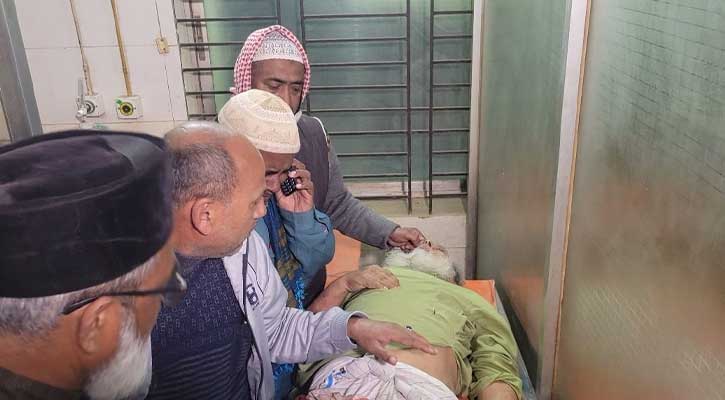 পাবনায় মসজিদ থেকে বের করে নিয়ে জামায়াত নেতাকে কুপিয়ে জখম