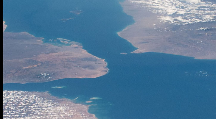 ইয়েমেনের বাব আল-মান্দেব প্রণালী বন্ধের হুমকি হুথিদের