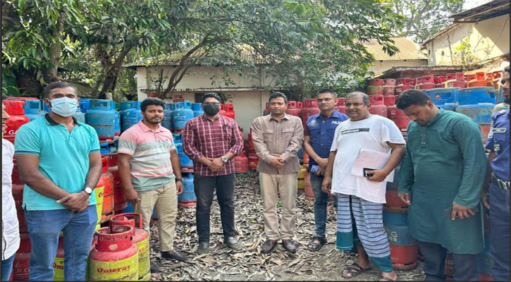 বানারীপাড়ায় অবৈধ গ্যাস সিলিন্ডার মজুদ, ডিলারকে লাখ টাকা জরিমানা