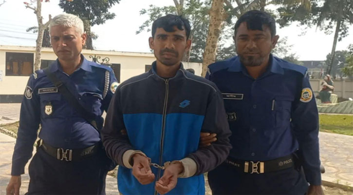 বরগুনা জেলা প্রশাসকের কার্যালয়ে ঢুকে হামলার চেষ্টা, যুবক আটক