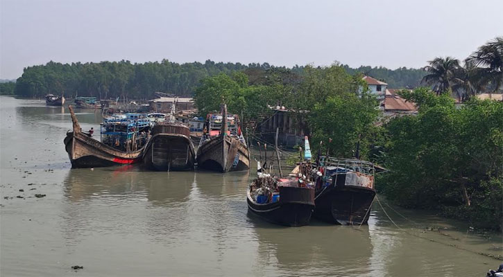 জলদস্যু আতঙ্কে সমুদ্রে নামতে পারছেন না জেলেরা