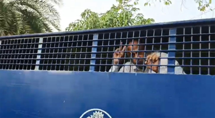 এজলাসে ভাঙচুর মামলায় বার সভাপতি কারাগারে