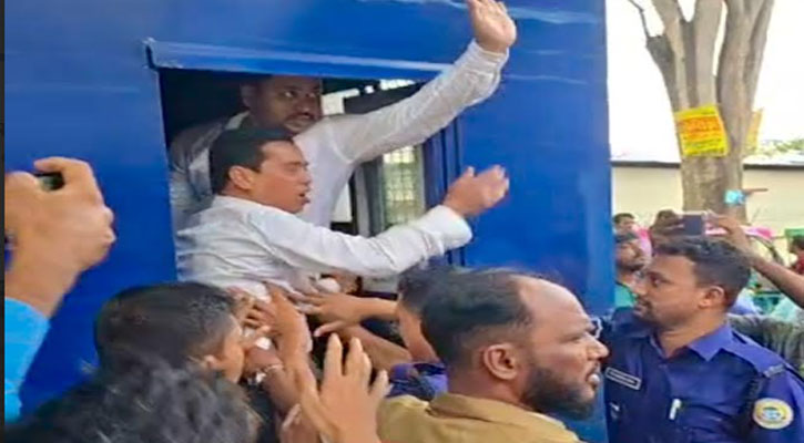 বরগুনায় বিএনপির অফিস ভাংচুর, ১২ আইনজীবী জেলহাজতে 