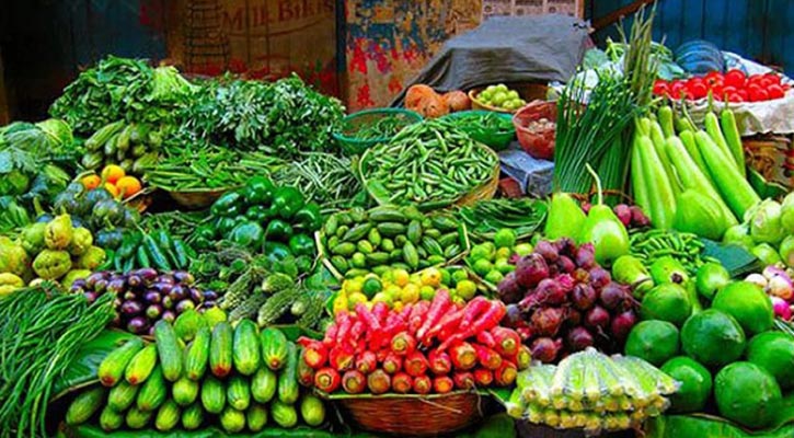 শীত থাকতেই উধাও স্বস্তি, চড়া সবজির বাজার