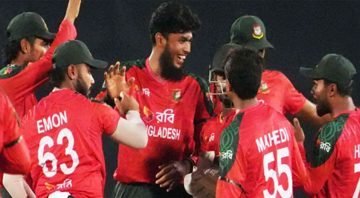 টস জিতে বোলিংয়ের সিদ্ধান্ত বাংলাদেশের