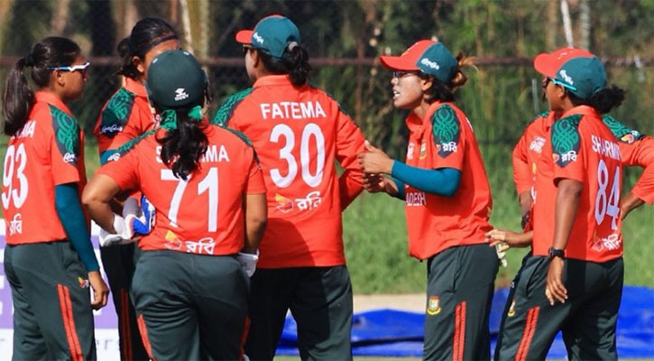 পাকিস্তানকে হারিয়ে ফাইনালে মেয়েরা