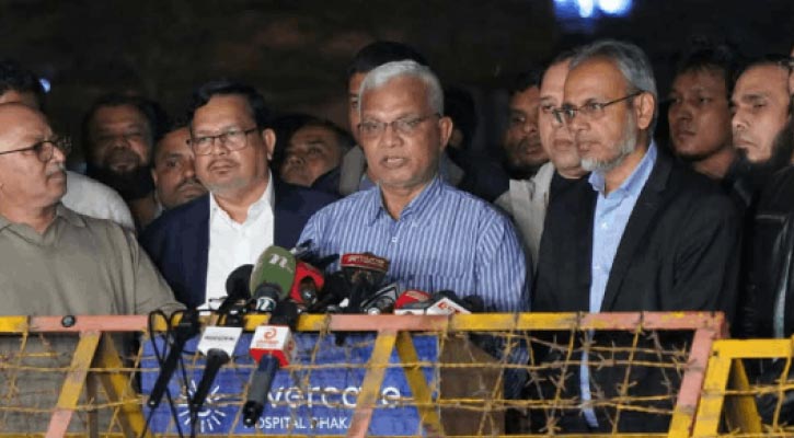 খালেদা জিয়া চিকিৎসা নিতে পারছেন এবং সাড়া দিচ্ছেন: ডা. জাহিদ