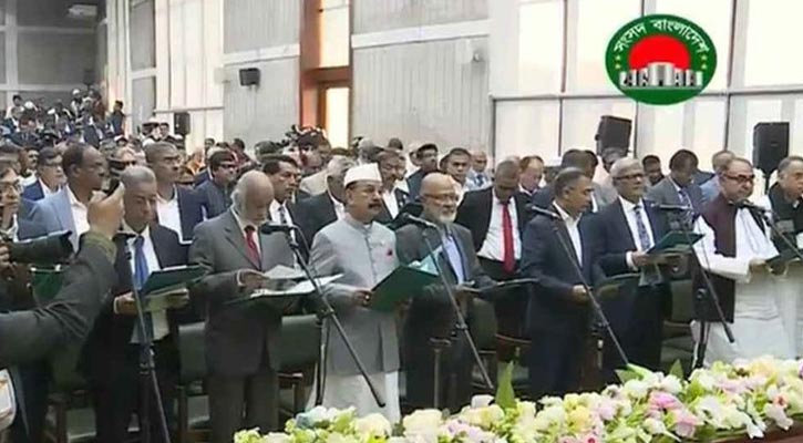 শপথ নিলেন বিএনপির নতুন সংসদ সদস্যরা