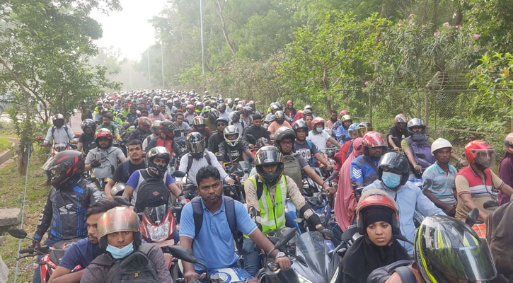 পদ্মা সেতুতে মোটরসাইকেল থেকে টোল আদায় ১২ লাখ টাকা