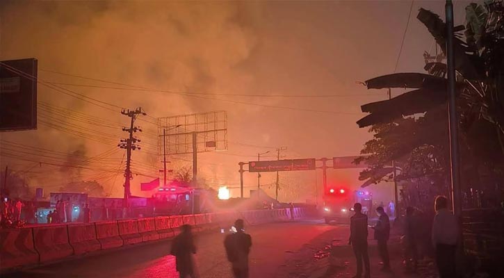 কক্সবাজারে এলপিজি গ্যাস পাম্পে আগুন, দগ্ধ ১৬