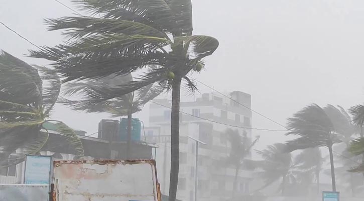 দুপুরের মধ্যে যেসব অঞ্চলে ৬০ কিমি বেগে ঝড়সহ বৃষ্টির আভাস