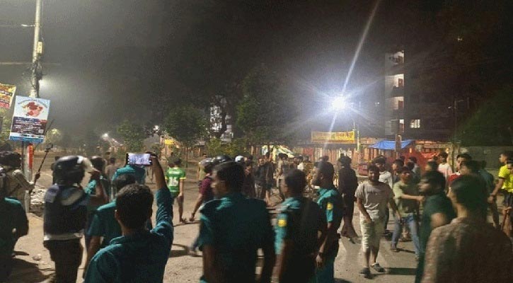 মধরাতে ঢাবি-ঢাকা কলেজ শিক্ষার্থীদের মধ্যে সংঘর্ষ