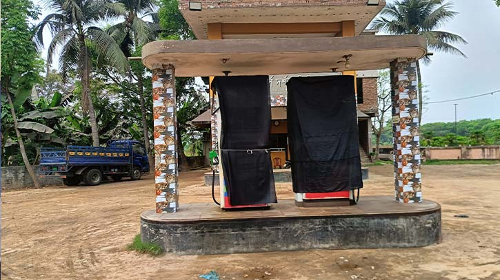 ডিজেল সংকট: মাঠ শুকিয়ে চৌচির, কৃষকের চোখে জল