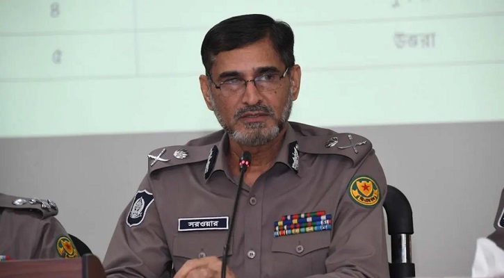 রাতেই দায়িত্ব বুঝিয়ে দিয়ে অবসরে গেলেন ডিএমপি কমিশনার সরওয়ার