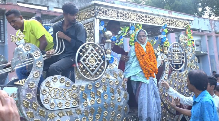৩৪ বছর পর ঘোড়ার গাড়িতে ‘রাজকীয়’ বিদায় শেফালি খালার
