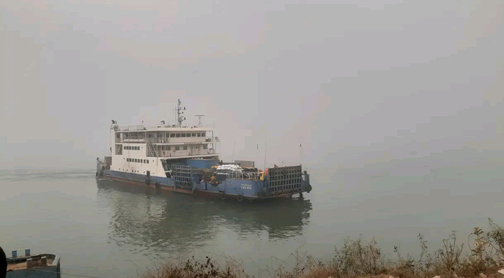 দেড় ঘন্টা পর দৌলতদিয়া পাটুরিয়া নৌরুটে ফেরি চলাচল স্বাভাবিক