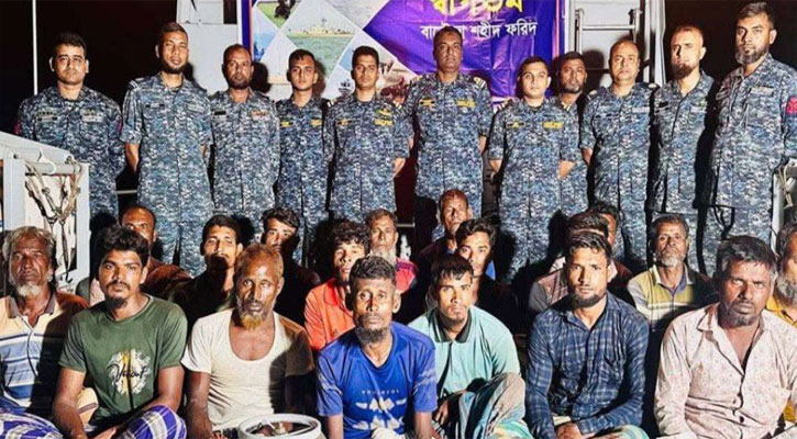 গভীর সমুদ্র থেকে ১৮ জেলেকে উদ্ধার করল নৌবাহিনী