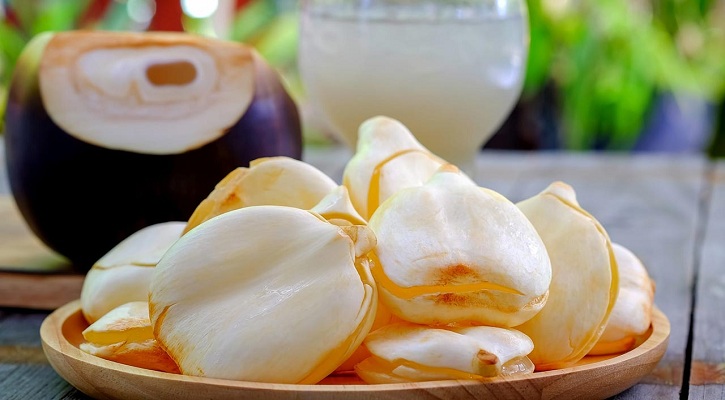 গরমে তালশাঁস খাওয়ার উপকারিতা জেনে নিন