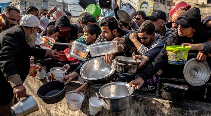 তীব্র ক্ষুধা ও দুর্ভোগে কাতর ফিলিস্তিনিরা