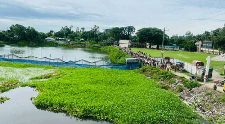 থানায় ঢুকে পুলিশকে ছুরিকাঘাত, পুকুর থেকে হামলাকারীর মরদেহ উদ্ধার