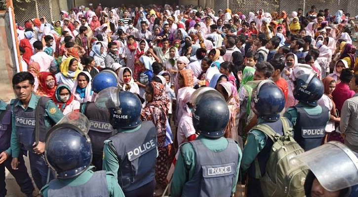 শ্রমিক বিক্ষোভে ২৫ ফ্যাক্টরি ভাঙচুর, বন্ধ ১৩০: বিজিএমইএ