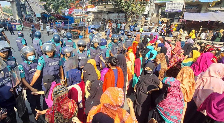 মিরপুরে পোশাক শ্রমিকদের সরিয়ে দিয়েছে পুলিশ