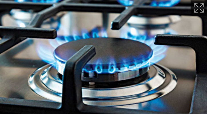 গ্যাস পাইপ লাইনে ট্রলারের আঘাত, রাজধানীতে তীব্র গ্যাস সংকট