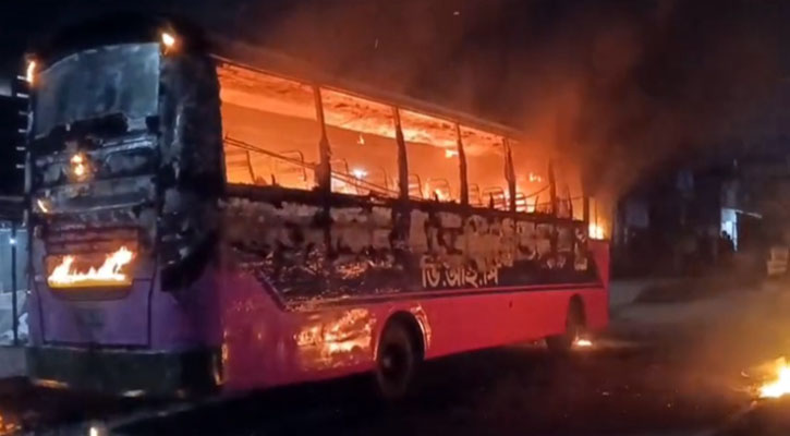 এক রাতে গাজীপুরে তিন বাসে আগুন