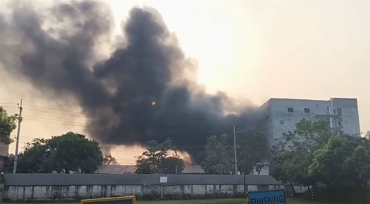 গাজীপুরে ইবনে সিনার কারখানায় আগুন, নিয়ন্ত্রণে ৬ ইউনিট