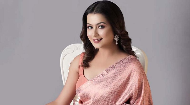 অভিনেত্রীর গাড়ির ধাক্কায় যুবকের মৃত্যু