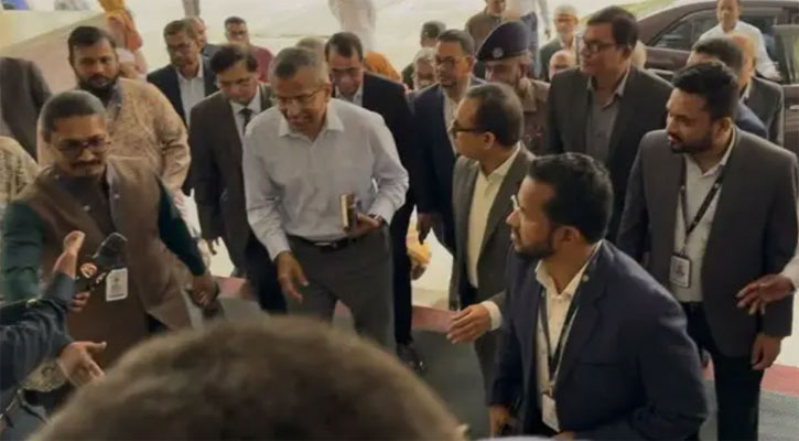 বাংলাদেশ ব্যাংকে যোগ দিয়েছেন নতুন গভর্নর