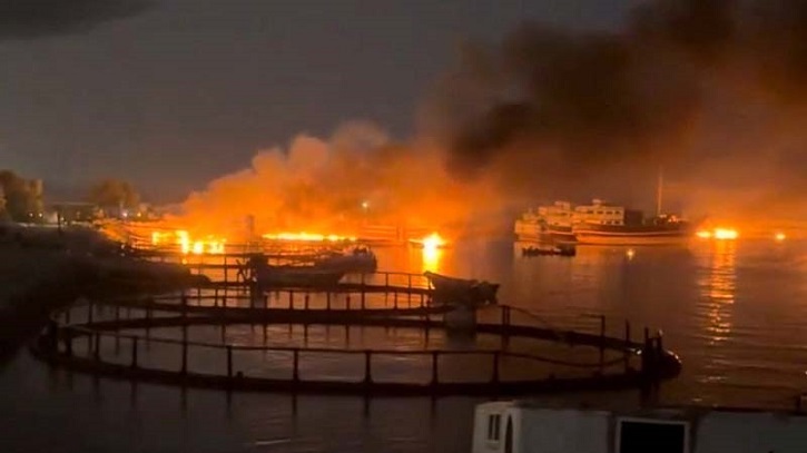 হরমুজ ঘিরে আরও তীব্র যুক্তরাষ্ট্র-ইরান সংঘাত, চলছে পাল্টাপাল্টি হামলা