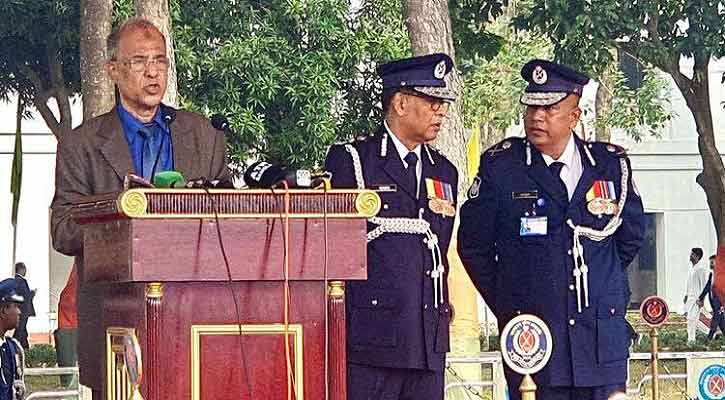 পুলিশ কোনো দলের এজেন্ডা বাস্তবায়নে বেআইনি কাজ করবে না