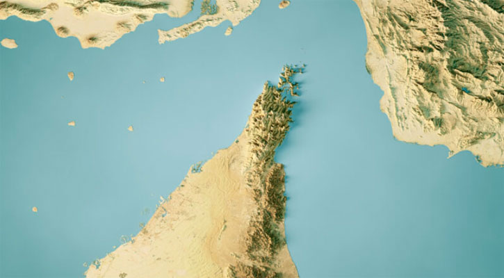 সম্পূর্ণভাবে হরমুজ প্রণালী খুলে দেওয়ার ঘোষণা দিল ইরান