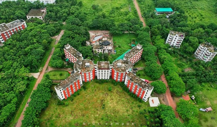 উপ-গ্রন্থাগারিককে করা হলো শারীরিক শিক্ষার পরিচালক, শিক্ষার্থীদের ক্ষোভ