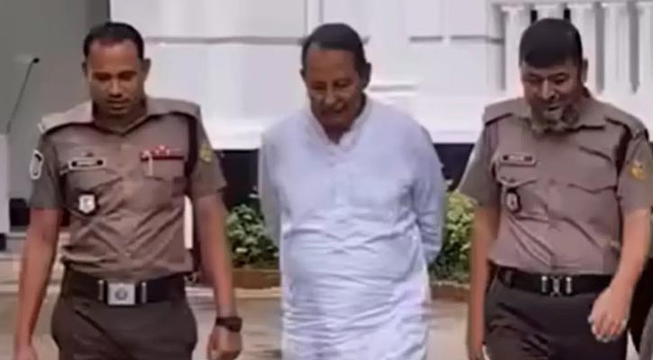 ইনুকে ‘টেনশন কইরেন না’ বলা সেই ২ পুলিশ সদস্যের জন্য দুঃসংবাদ