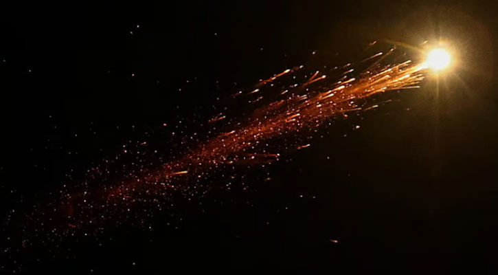 ইসরায়েলে সবচেয়ে ‘তীব্র ও শক্তিশালী’ হামলা শুরু ইরানের