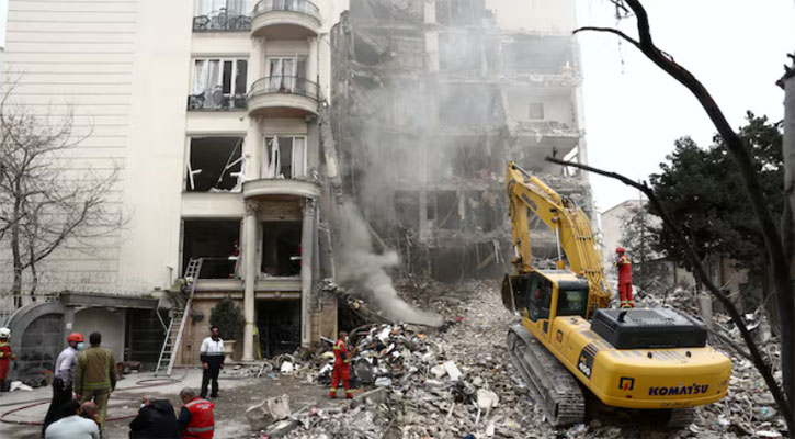 যুদ্ধ নিয়ে ট্রাম্প-ইরানের বিপরীত অবস্থান