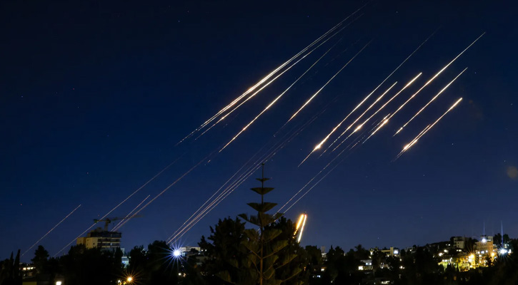 ইসরাইলে ইমাদ ও কদর ক্ষেপণাস্ত্র বৃষ্টি নামাল ইরান