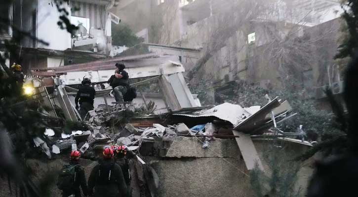 ইরানি ক্ষেপণাস্ত্র হামলায় ধ্বংসস্তূপ থেকে ২ ইসরাইলির লাশ উদ্ধার