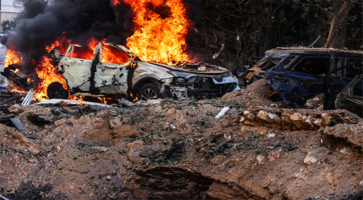 ইসরায়েলে দফায় দফায় ক্ষেপণাস্ত্র হামলা করল ইরান