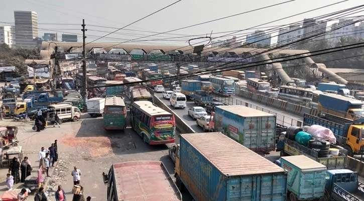 ঢাকা-চট্টগ্রাম মহাসড়কে ১০ কিলোমিটার দীর্ঘ যানজট