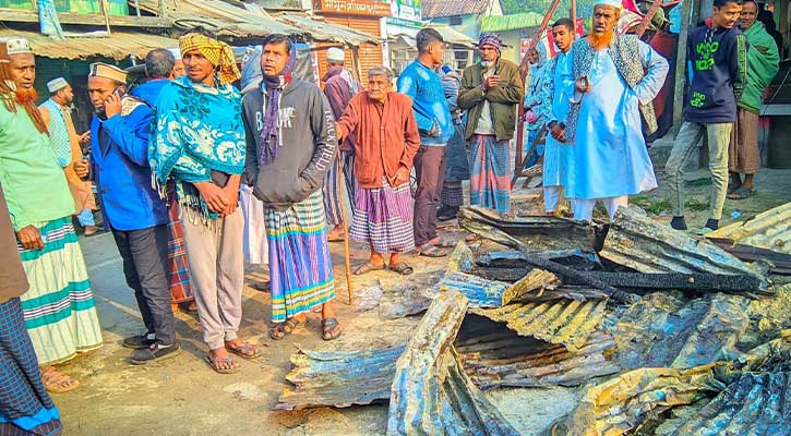 ঝালকাঠিতে জামায়াতের অফিসে আগুন দিল দুর্বৃত্তরা