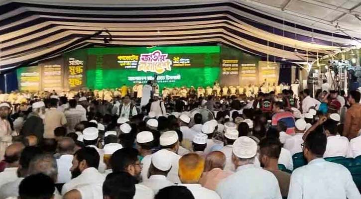 গণভোটের রায় বাস্তবায়নের দাবিতে জামায়াতের সমাবেশ চলছে