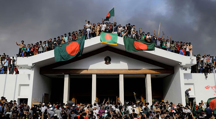 সংস্কার ইস্যুতে বিপরীত অবস্থানে দলগুলো, কী করবে সরকার